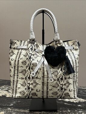 🖤Michael Kors Snake Embossed Tote